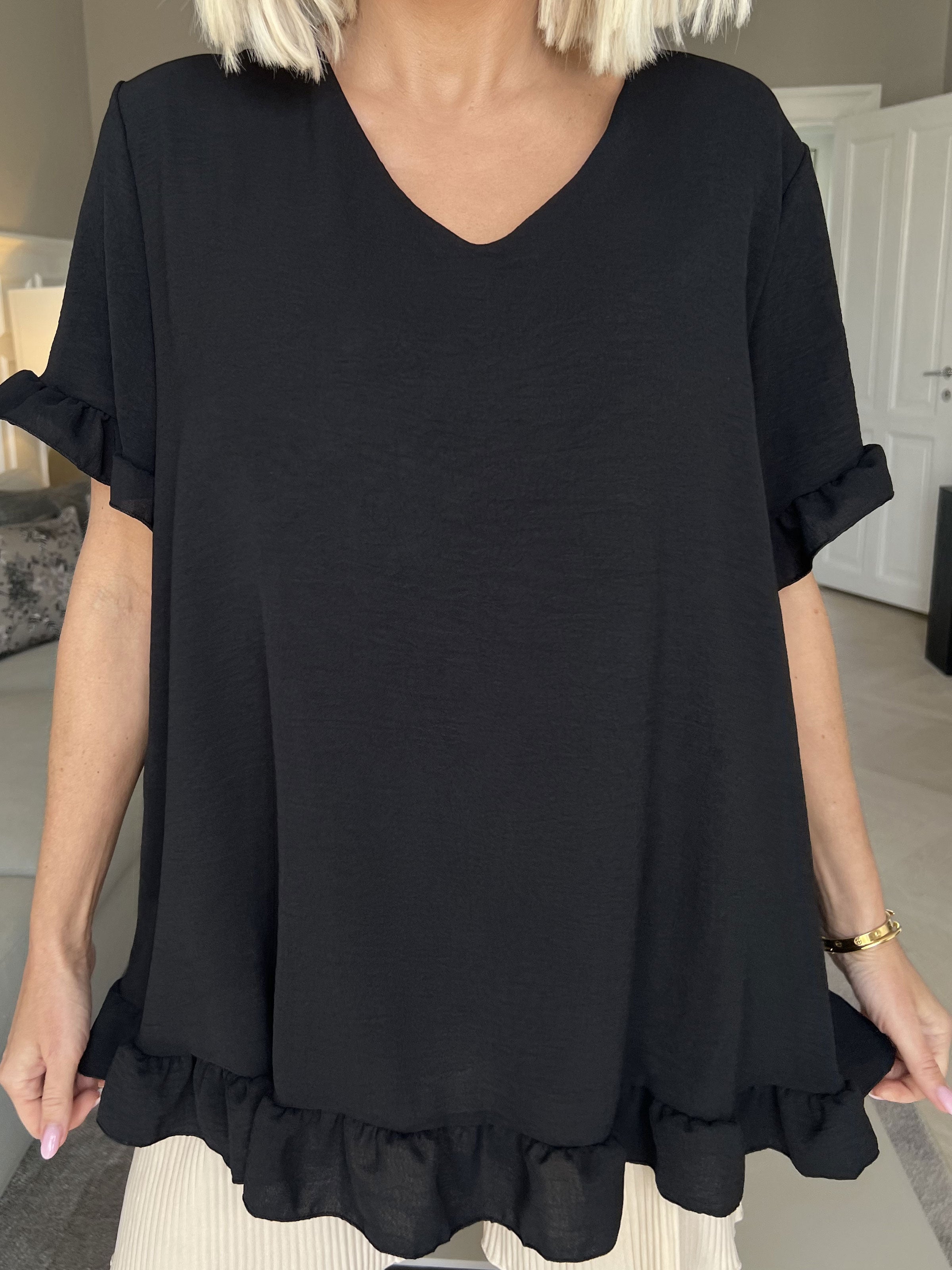 Mio - Sød tunika med flæsekanter